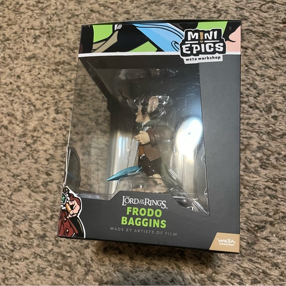 Frodo Baggins Epic Mini Collectible Figure - Picture 4 of 8